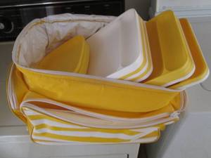 lot 30 image: Insulated picnic bag with matching ...