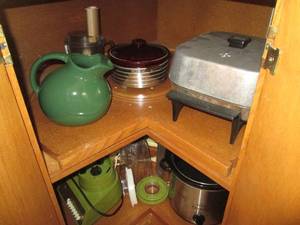 lot 58 image: Content of lazy Susan to include Cr...