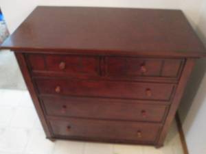 lot 68 image: Beautiful hardwood wood 5-drawer dr...