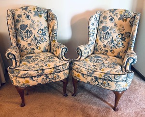 lot 20 image: Vintage Floral Wingback Chairs by Henredon for Gabberts