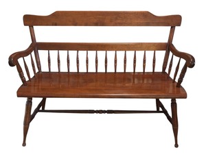 lot 36 image: Ethan Allen Heirloom Nutmeg Maple Bench