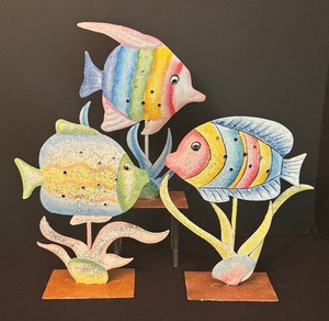 lot 122 image: Three Fish Motif Tea Light Candle Holders