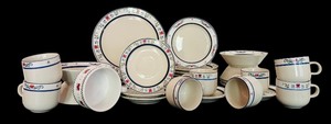 lot 64 image: Tienshan Stoneware Hearts Country Morning