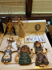 lot 121 image: Collection of Hanging Wall Angels
