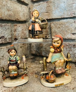 lot 59 image: Three Vintage Goebel Germany Hummel Wayside Harmony, Just Resting and On Holiday