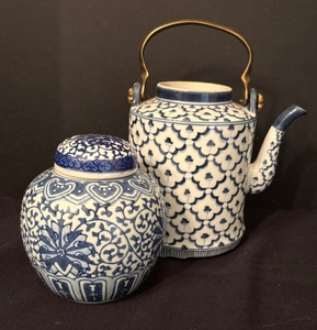 lot 168 image: Traditional Thai Teapot with Ginger Jar