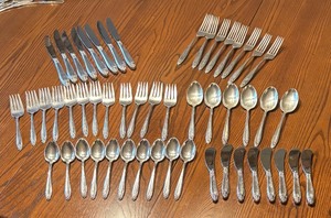lot 2A image: Vintage International Prelude Sterling Silver Flatware