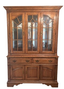 lot 5 image: Pennsylvania House Hutch