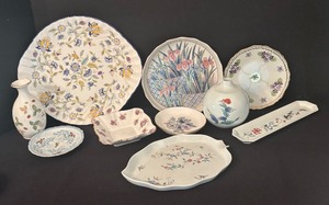 lot 212 image: Pretty Floral Porcelain by Wedgwood, Royal Worcester, Royal Albert, Minton and More