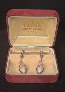 lot 225 image: Stunning Australian Opal Clip on Earrings