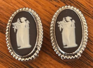 lot 226 image: Wedgwood Black Jasperware Embossed Sterling Silver Accented Clip on Earrings