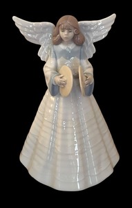 lot 153B image: Lladro Cymbalist Figurine