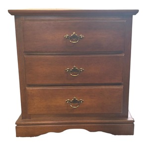 lot 242 image: Traditional Three Drawer Nightstand  Side Table