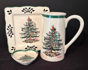 lot 251 image: Spode Christmas Tree Pitcher, Heart Shaped Dish and Plate