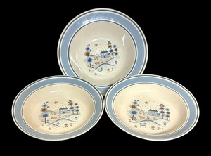 lot 279 image: The Museum Collection Stoneware Serving Bowls by Hearthside Dinnerware