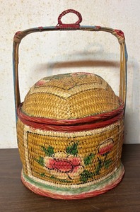 lot 333 image: Vintage Chinese Wedding Basket