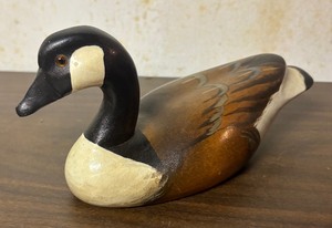 lot 199A image: Wooden Bird Factory Original Canada Goose Decoy by L. Denzer