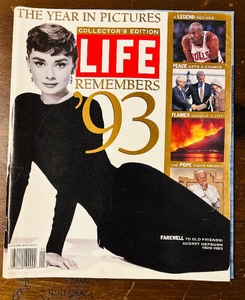 lot 325 image: Vintage Life Remembers The Year in Pictures 1993 Collectors Edition