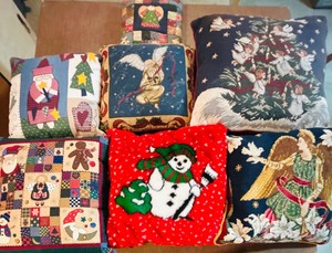 lot 301 image: Whimsical Chirstmas Holiday Toss  Accent Pillows
