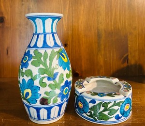 lot 43 image: Handcrafted Vase and Matching Ashtray with Floral Pattern from India