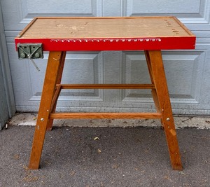 lot 380 image: Vintage Work Bench with Vise