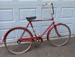 lot 384 image: Vintage Schwinn New World Bicycle