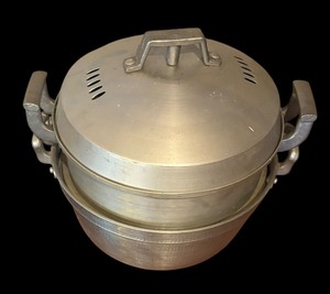 lot 398 image: Vintage Steamer Pot