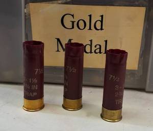 lot 47 image: Federal  12 GA GOLD MEDAL  7 12  3-1 18 2 34IN Trap WADS