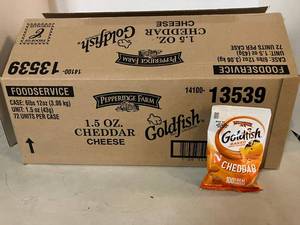 lot 49 image: Goldfish Snack Crackers