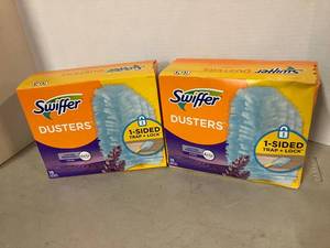 lot 18 image: Swiffer Lavender Duster Refills