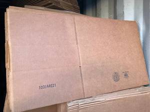 lot 93 image: Uline Shipping Boxes - 18 x 12 x 4