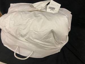 lot 1 image: Queen Feather & Down Duvet Comforter Insert - All Season