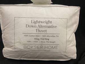 lot 2 image: Lightweight Down Alternative Duvet - KingCal King