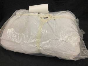 lot 6 image: FullQueen French Linen Comforter Set with Cotton Sateen Backing