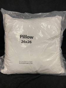 lot 19 image: Bokser Home Down Alternative Pillow Insert 26x26
