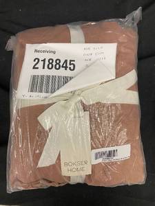 lot 28 image: Bokser Home French Linen and Cotton Duvet Cover Set