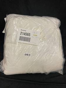 lot 33 image: KingCal-King Comforter & Sham Set