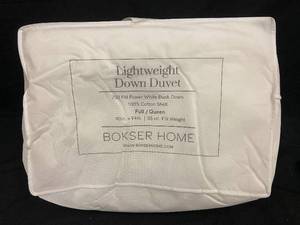 lot 73 image: Lightweight Down Duvet - FullQueen Size 700 Fill Power