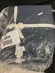 lot 78 image: TwinTwin XL French Linen Quilt with Percale Back - Damaged Packaging