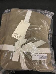 lot 82 image: Bokser Home 100% French Linen Sheet Set - King Size
