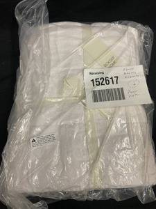 lot 83 image: FullQueen 100% French Linen Quilt Set with Pillow Shams