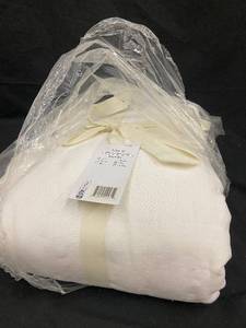 lot 92 image: King Size Linen Sheet Set in Ivory Color