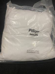 lot 140 image: Down Alternative Pillow Insert 26 x 26