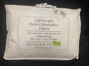 lot 164 image: Lightweight Down Alternative Duvet KingCal King