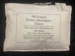 lot 165 image: Bokser Home All Season Down Alternative Duvet FullQueen