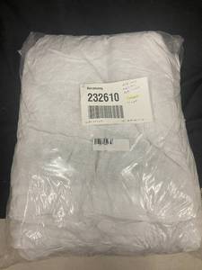 lot 181 image: White Bedding Set