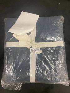 lot 185 image: Damaged KingCal King Duvet Cover Set in Navy Blue