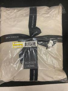 lot 192 image: Bokser Home King Size Percale Fitted Sheet in White