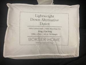 lot 202 image: Lightweight KingCal-King Down Alternative Duvet with Microfiber Fill