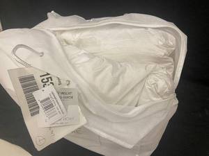 lot 204 image: BOKSER HOME Lightweight FeatherDown Duvet KingCal King 108x94